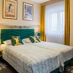 Willa Maria 4 Bed & Breakfast