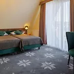 Willa Maria 4 Bed & Breakfast